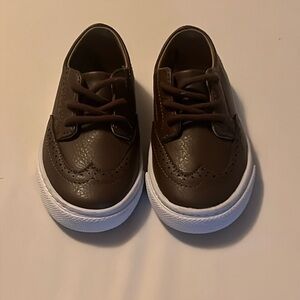 Wingtip sneaker